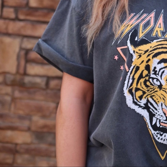 World Tour Tiger Mineral Wash Band Graphic Tee - Picture 2 of 3